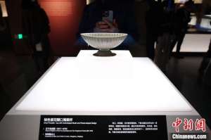 东西问丨郑建华、黎毓馨:千年前“奢侈品”顶流秘色瓷如何圈粉世界?