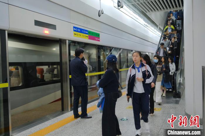 (粤港澳大湾区)广深港高铁春运跨境客流近400万人次创新高