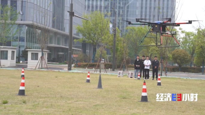 低空经济爆发！这些“会飞”的工作正吃香→